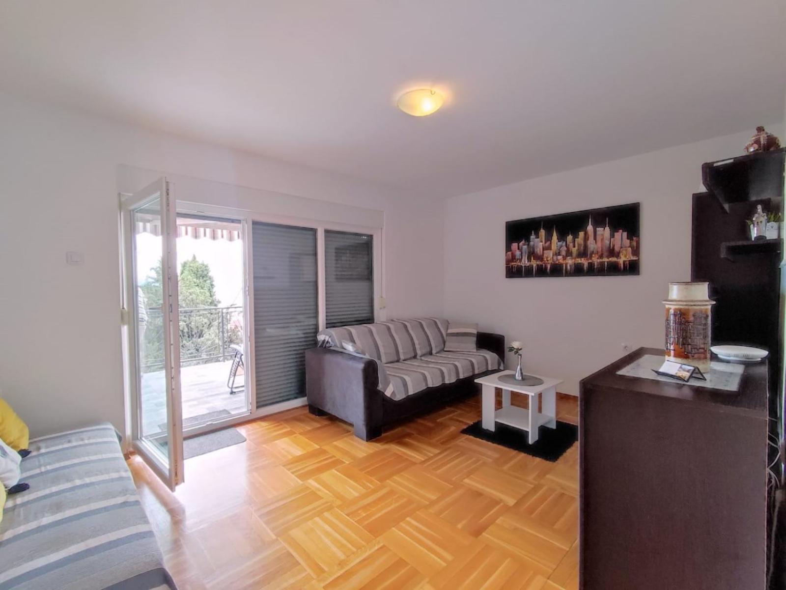 Ella Apartment